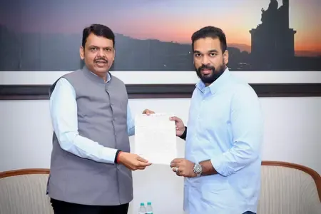 Ajinkya Naik Engages with CM Fadnavis on 100,000 Capacity Stadium in MMR