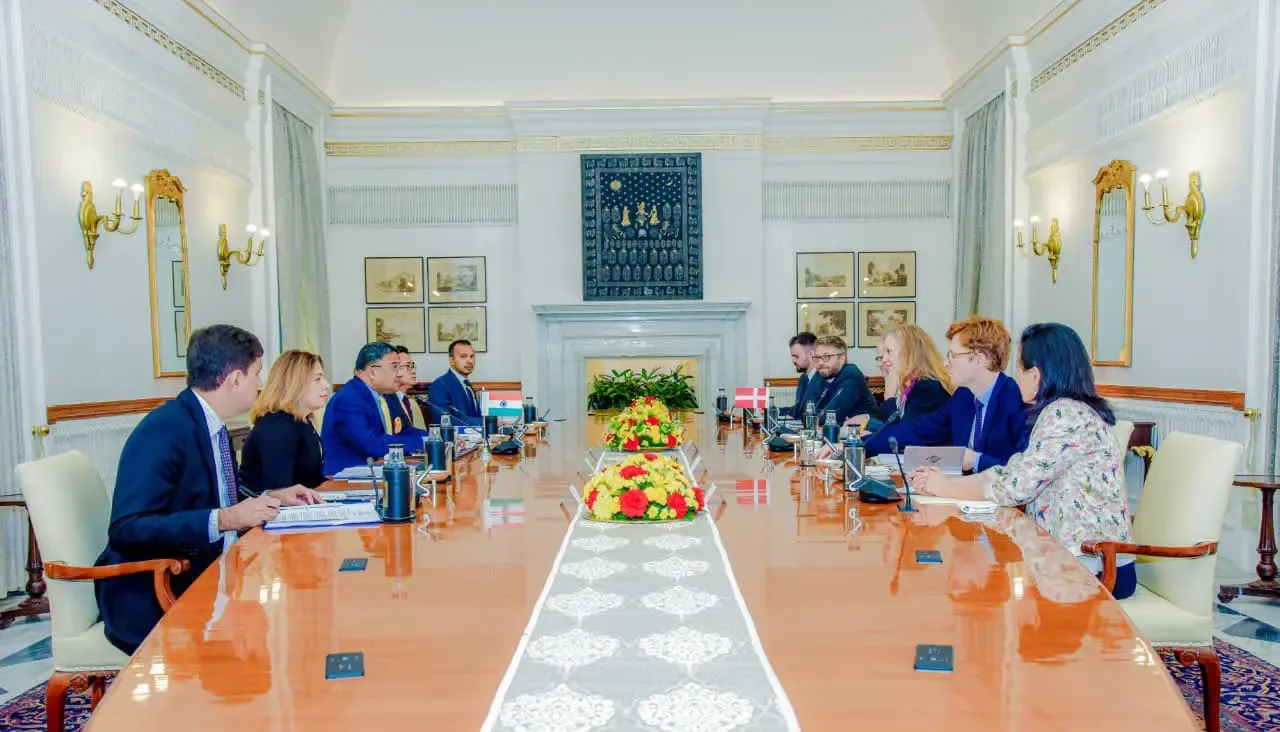 क्या भारत-डेनमार्क के बीच विदेश कार्यालय परामर्श की आठवीं बैठक ने व्यापार और निवेश पर चर्चा की?