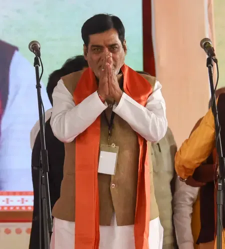 Modi's fuel-saving, gold-cut appeal backed by UP, Bihar ministers