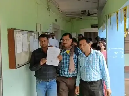 Why Are Medinipur BLOs Protesting Against Data Entry Work Under SIR?