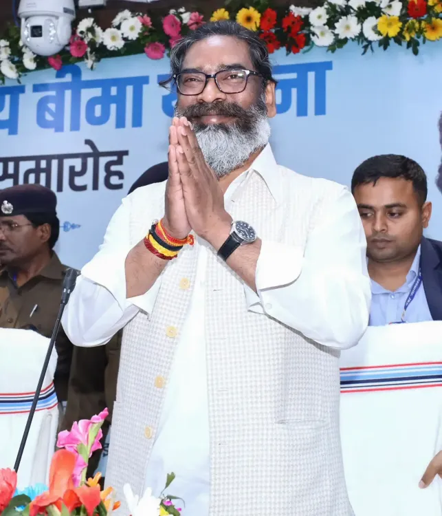 क्या हम गुरुजी के सिपाही हैं? आप एक कदम बढ़ाएं, सरकार आपको 10 कदम आगे ले जाएगी: सीएम हेमंत सोरेन