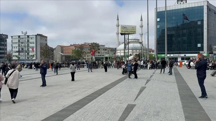 151 Injured in Panic and Jumping Incidents During Istanbul Earthquake: Governor's Office