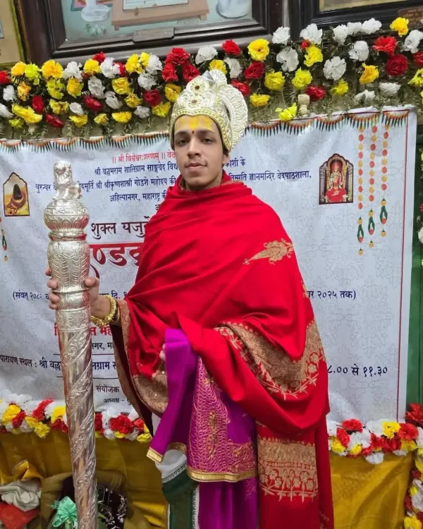 क्या 19 साल के देवव्रत महेश ने 50 दिनों में दो हजार मंत्रों का दंडकर्म पारायणम् पूरा किया? पीएम मोदी ने की तारीफ