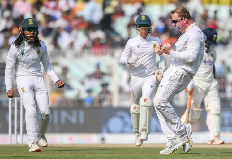 How did Simon Harmer lead South Africa to victory over India in the 1st Test?