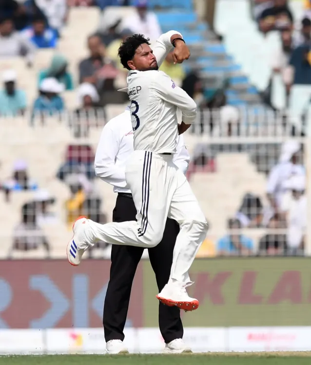 Did Kuldeep Yadav's Early Strike Shift Momentum in 1st Test Against South Africa?