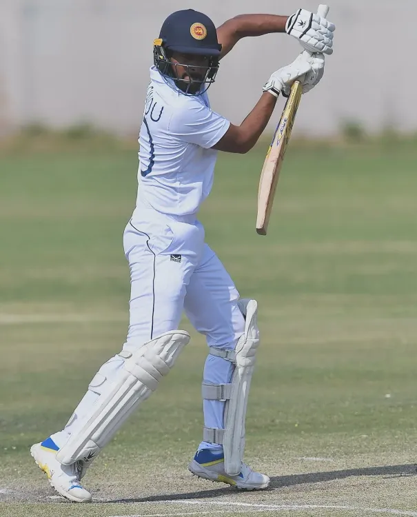 Pasindu Sooriyabandara debuts as concussion sub for Chandimal in Galle Test