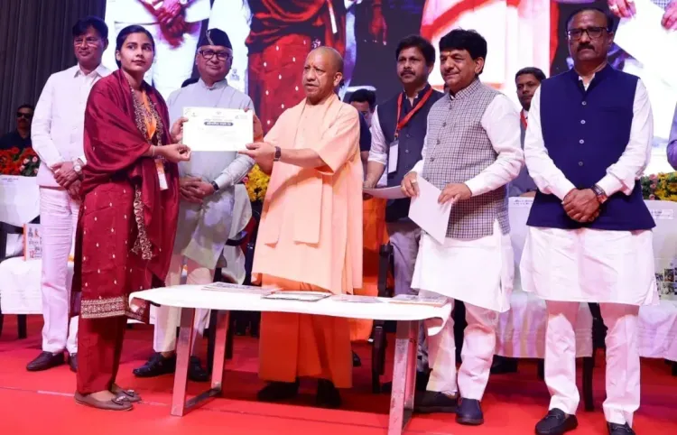 विश्व युवा कौशल दिवस पर CM योगी का दावा: 2017 से पहले यूपी में रोजगार-निवेश ठप, अब कौशल और सुरक्षा से बना विकास का इंजन
