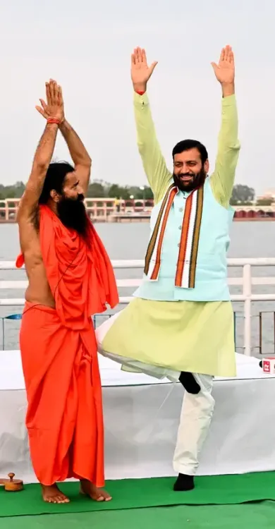 अंतर्राष्ट्रीय योग दिवस का शुभारंभ:  कुरुक्षेत्र में सीएम नायब सैनी ने किया योगाभ्यास, न्यूयॉर्क के टाइम्स स्क्वायर पर भी जुटे लोग