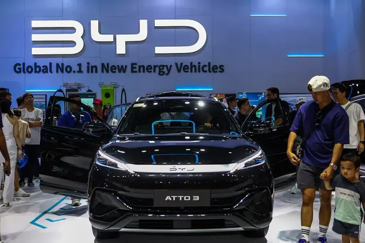 चीनी ऑटो ब्रांड्स का दबदबा: 24 कंपनियां वैश्विक टॉप 100 में, BYD और गिली सबसे आगे