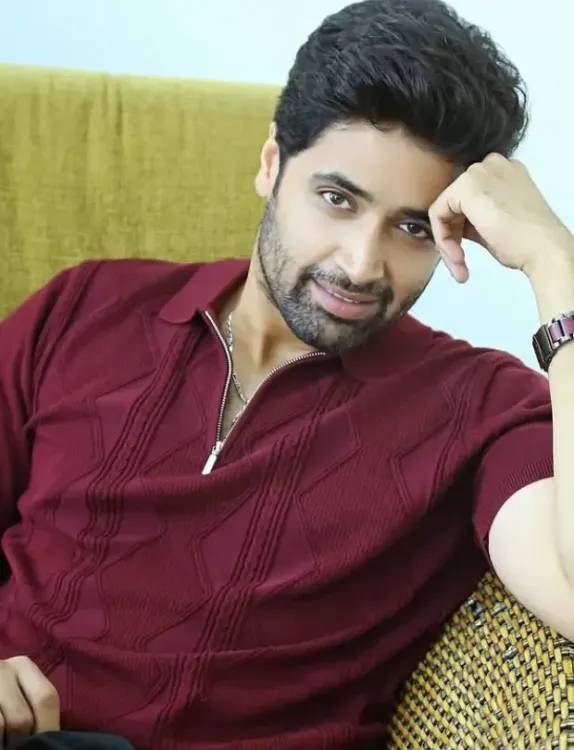 क्या 2026 का स्वागत सादगी भरे अंदाज में मनाएंगे गुलशन, अदिवी और सई मांजरेकर?