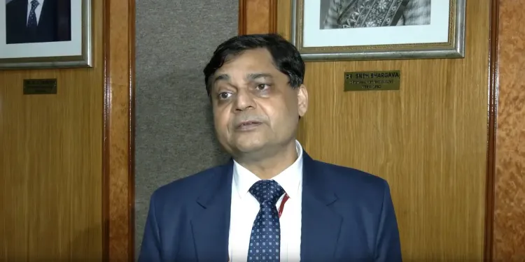 2050 तक 50% आबादी को मायोपिया का चश्मा लगेगा: एम्स विशेषज्ञ डॉ. प्रवीण वशिष्ठ की चेतावनी