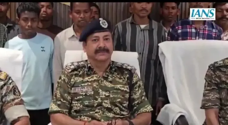 22 Maoists Give Up Arms in Chhattisgarh