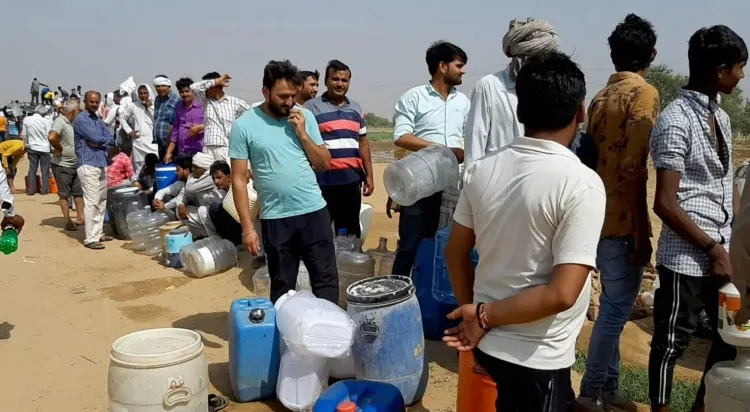 Which districts in Rajasthan and Punjab are most affected by groundwater overexploitation?