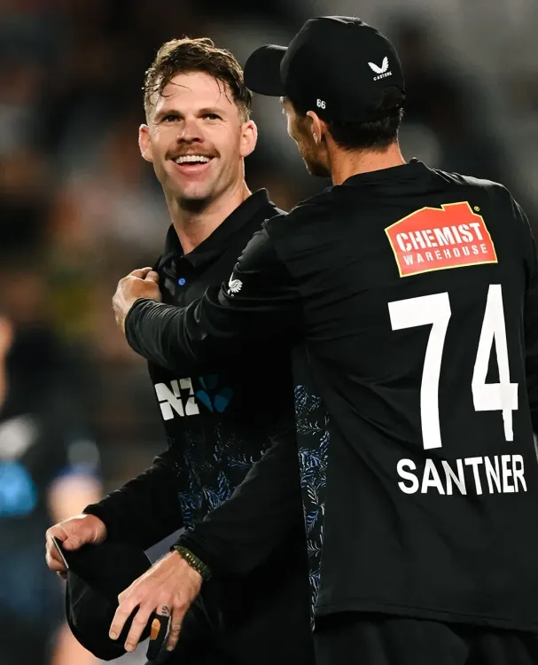 New Zealand Dominates South Africa with 8-Wicket Victory in 3rd T20I