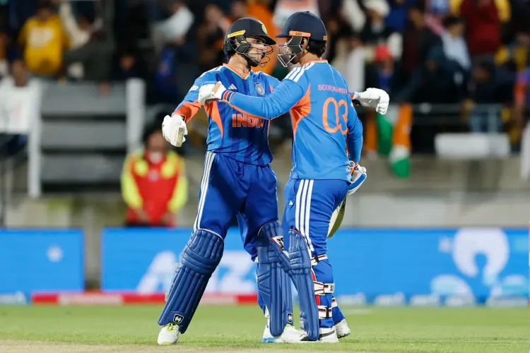 India smash T20I powerplay world record with 118/0 in Wellington