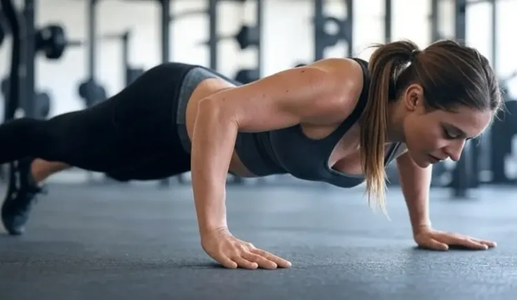 क्या 40 की उम्र के बाद भी रह सकते हैं फिट? जानें कौन-सी स्ट्रेंथ ट्रेनिंग है सबसे असरदार