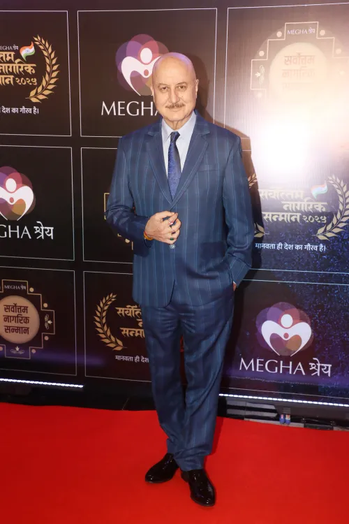 क्या अनुपम खेर ने 550वीं फिल्म की शूटिंग शुरू कर दी है?