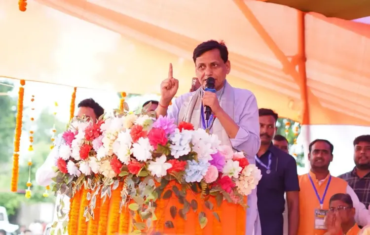 Will 50,000 Screenings of ‘Chalo Jeete Hain’ Celebrate PM Modi’s Early Life Across Bihar?