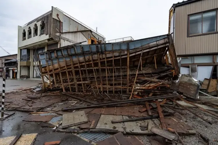 What Happened During the 5.2-Magnitude Earthquake Off Aomori Prefecture, Japan?