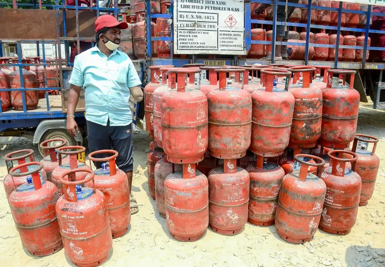 Government Takes Action: 642 FIRs Filed and 155 Arrests Made for LPG Hoarding and Black Marketing