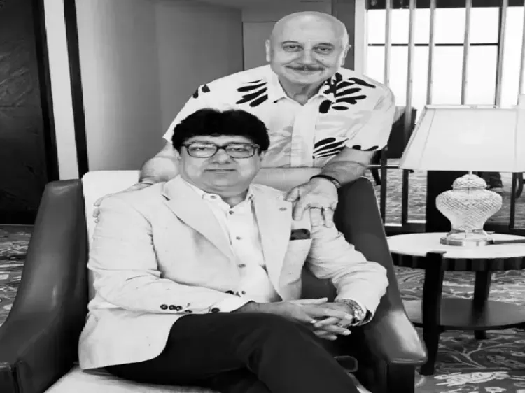 अनुपम खेर ने अपने नए दोस्त के साथ साझा की खास सेल्फी, दोस्ती को बताया अनमोल