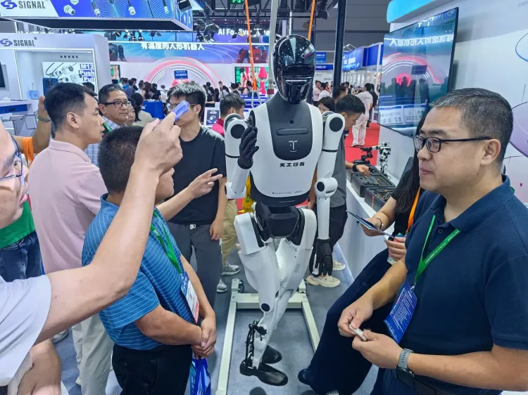 क्या चीन में एआई कंपनियों की संख्या 5,000 के पार पहुँच गई है?