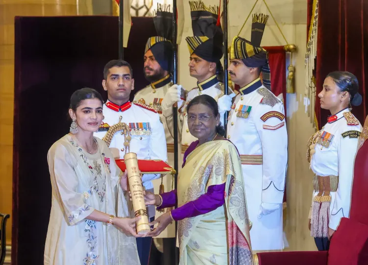 Savita Punia receives Padma Shri from President Murmu at Rashtrapati Bhavan