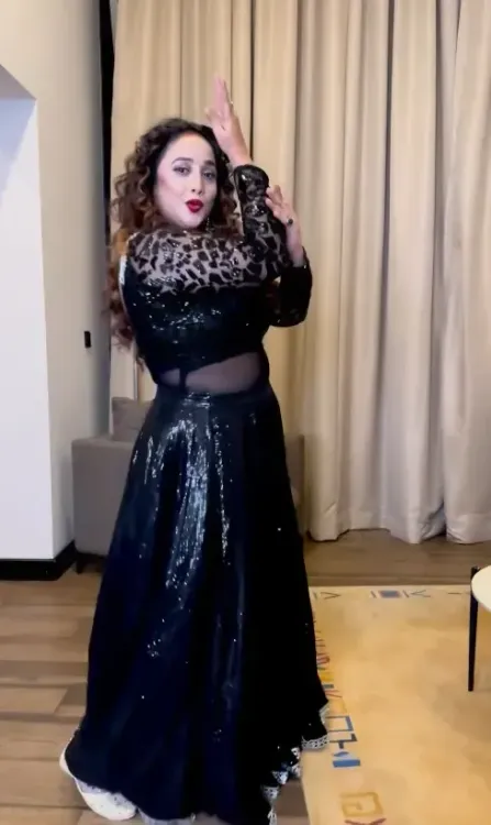 क्या रानी चटर्जी ने 'आज की रात' गाने पर बेहतरीन डांस किया?