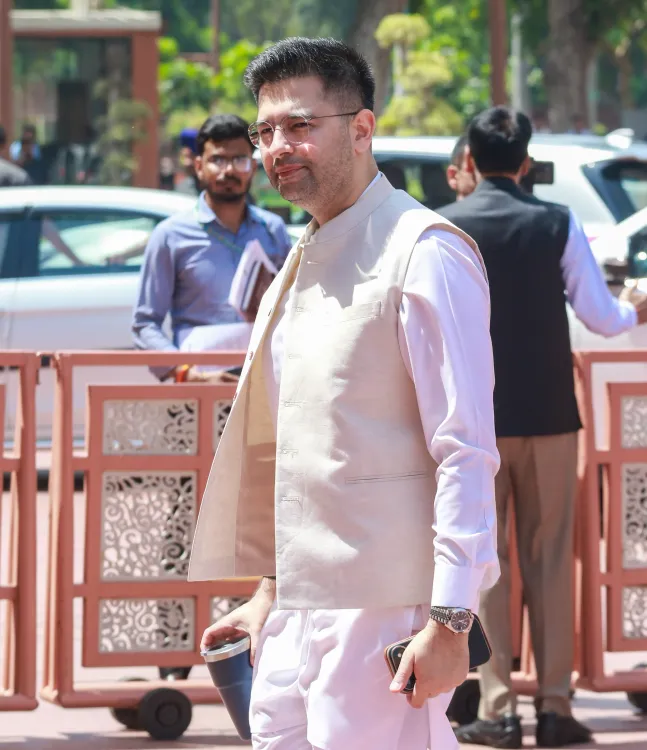 FIR Filed Against 8 AAP Leaders After Mumbai Protest at Raghav Chadha's Home