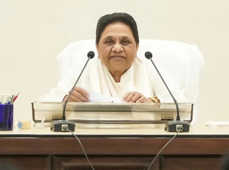 मायावती का RSS प्रमुख पर पलटवार: आरक्षण में क्रीमी लेयर की माँग संविधान और सामाजिक न्याय के विरुद्ध
