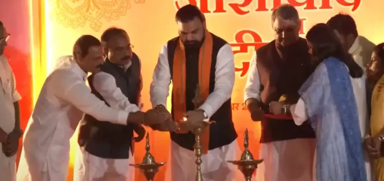 PM मोदी के 76वें जन्मदिन पर पटना में 'आशीर्वाद का दीया': 20,000 दीपों से जगमगाया नवीन सिन्हा पथ