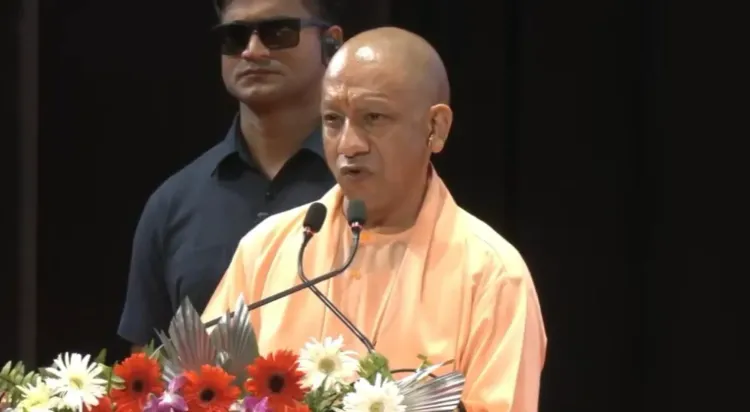 योगी ने लॉन्च की 'अहिल्याबाई मातृशक्ति यात्रा योजना', 60+ महिलाओं को UP रोडवेज में मुफ्त सफर; सपा पर तीखा प्रहार