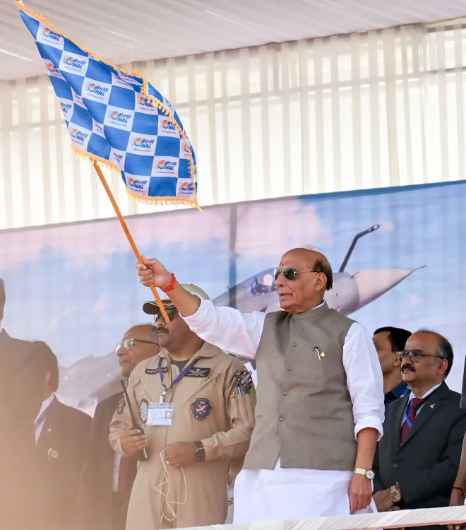 क्या भारत को युद्ध के कई मोर्चों पर आगे रहना चाहिए? : रक्षा मंत्री राजनाथ सिंह