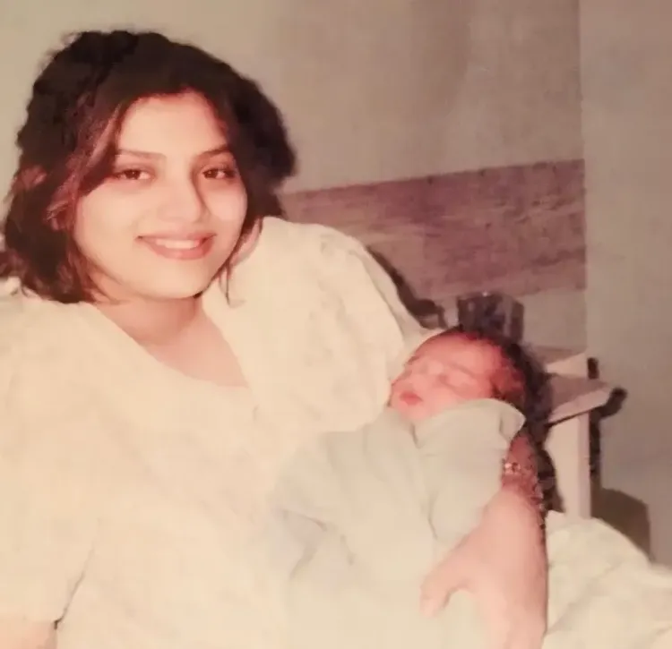 क्या अभिनेत्री सोनम खान ने बेटे के जन्म के समय की तस्वीर साझा कर कुछ खास कहा?