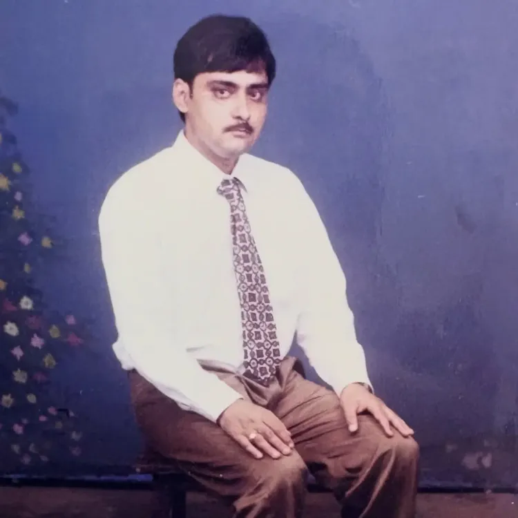 Actress Khushbu pays tribute to her late brother; says there is not a single day when they don't miss him!