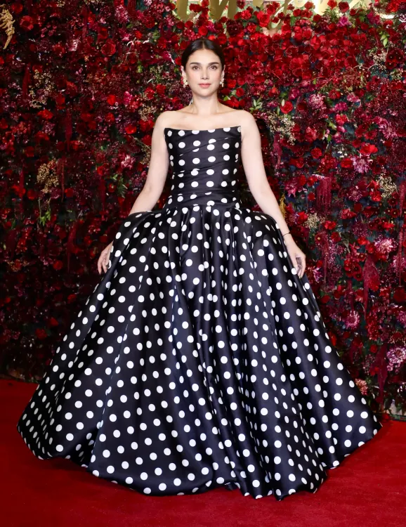 Is Aditi Rao Hydari Being Impersonated on WhatsApp?