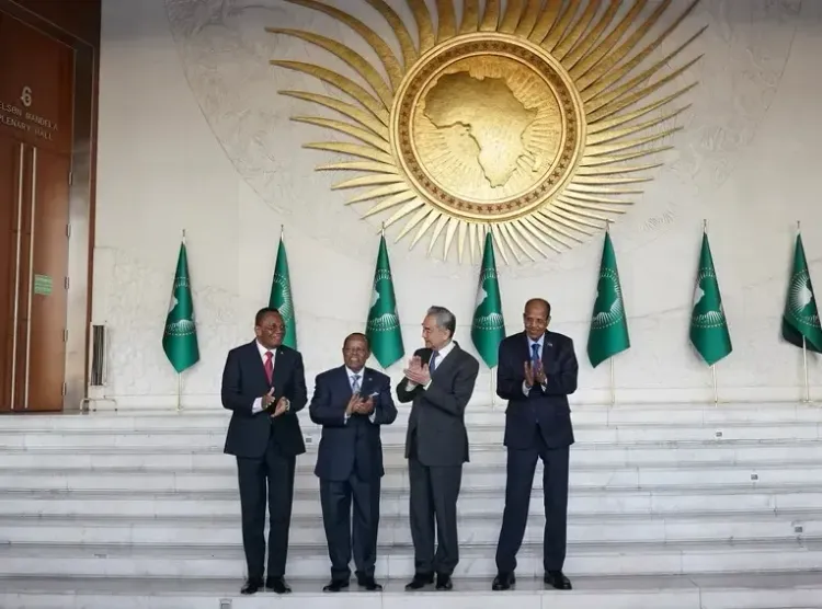 क्या अफ्रीकी देशों का चीनी विकास एक्सप्रेस पर चढ़ने का स्वागत कर रहा है चीन: वांग यी?