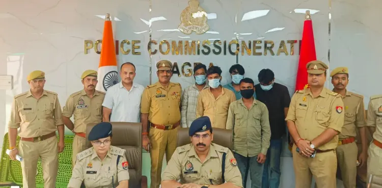 आगरा में चांदी चोरी गैंग का भंडाफोड़: 5 गिरफ्तार, 16 किलो चांदी व 2 लग्जरी कारें बरामद