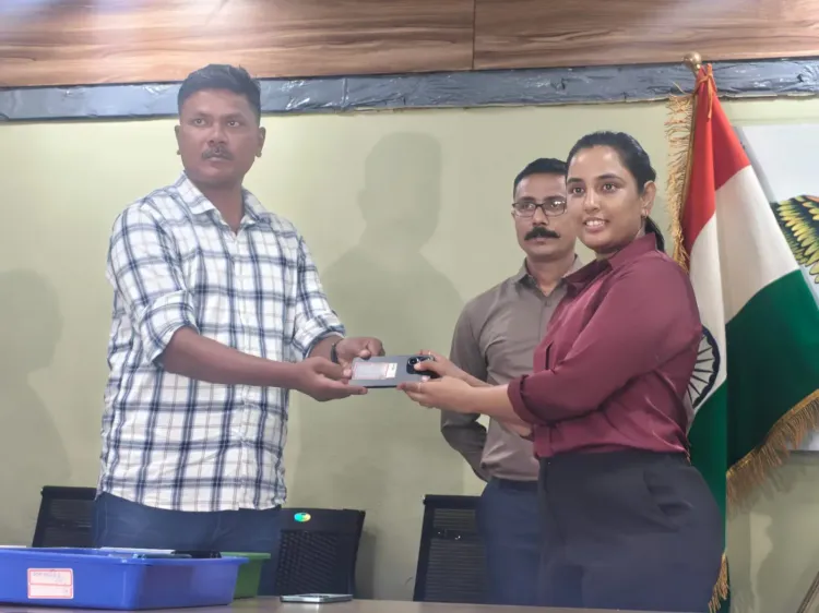 Ahmedabad Crime Branch returns 410 mobile phones worth ₹63 lakh under 'Tera Tujh Ko Arpan'