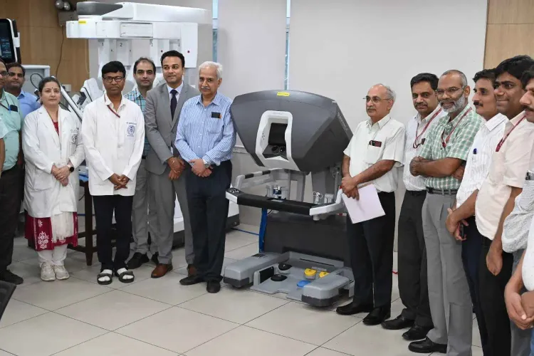 How is AIIMS Delhi Enhancing Robotic Surgery Training with da Vinci Surgical Robot?