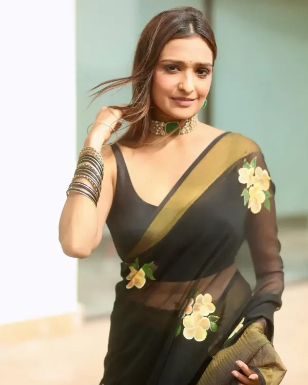 Why Did Aishwarya Khare Choose to Participate in the Rural Reality Show ‘Chhoriyan Chali Gaon’?