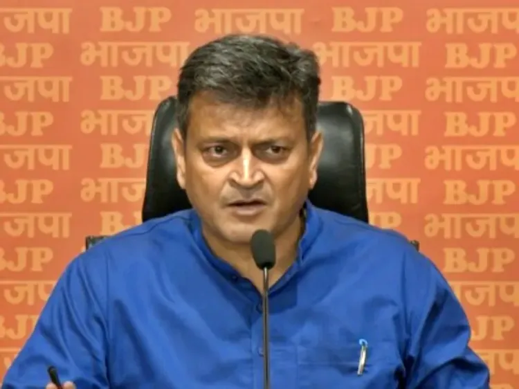 Did Ajay Alok Just Mock Tejashwi Yadav for Being a Dropout?