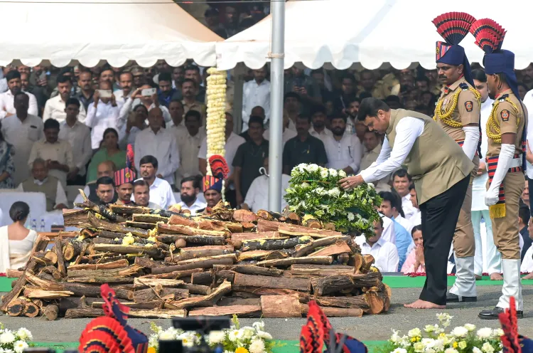 Devendra Fadnavis Critiques Karnataka's Zero FIR in Plane Crash Case