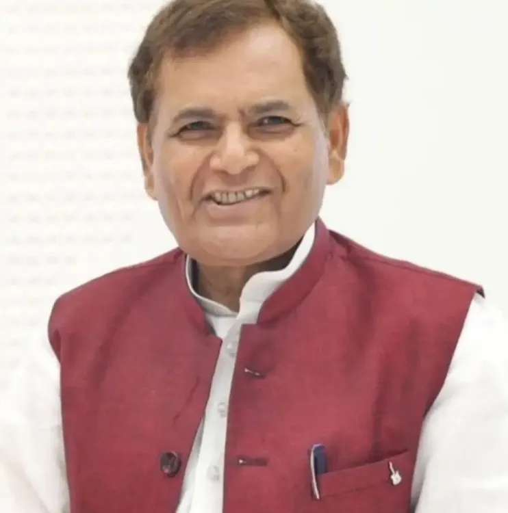 डॉ. लालजी प्रसाद निर्मल का आरोप: अखिलेश यादव का दलित राजनीति में दोहरा रवैया