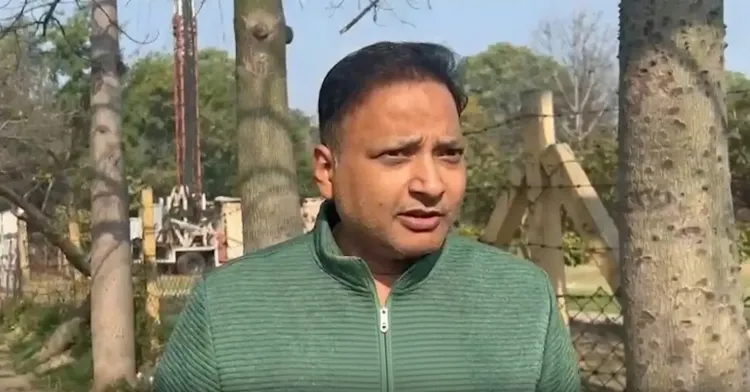 आशुतोष वर्मा ने अखिलेश यादव की विदेश निवेश की नीति की सराहना की