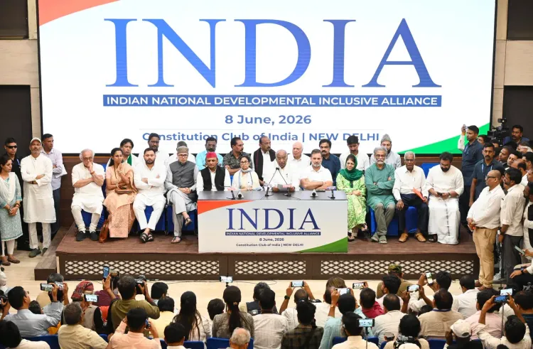 Akhilesh Yadav pledges to build a 'Bandhu-Rashtra'