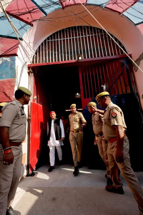 Akhilesh Yadav Rallies Behind Azam Khan, Targets BJP Over Jauhar University