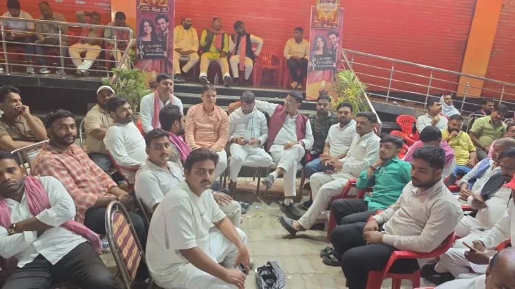Akhilesh Yadav rallies SP workers at Varanasi counting centres