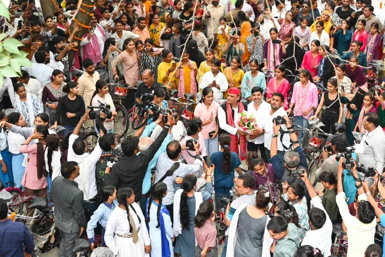 Akhilesh Yadav thanks birthday well-wishers, lauds SP workers