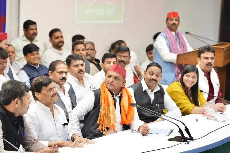 Akhilesh Yadav welcomes Dharmendra Kashyap into PDA fold